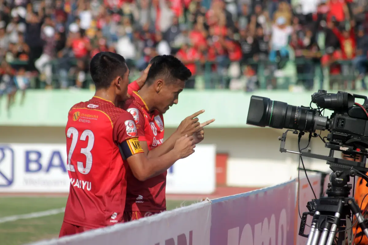 Persis Solo