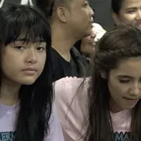 Amanda Manopo mengaku hubungannya dengan Angga Aldi Yunanda hanyalah settingan. Meski sudah menjalin cinta dengan Esa Sigit, Amanda tetap profesional untuk akting di Mermaid in Love 2 Dunia.