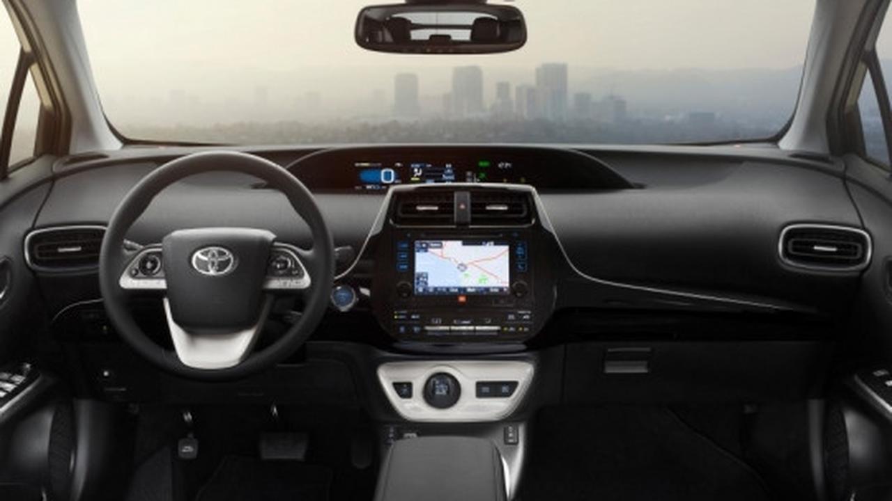 Detail Toyota Prius 2016, tampilan keren dan elegan!