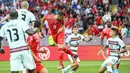 Pemain Swiss Haris Seferovic (tengah) mencetak gol ke gawang Portugal pada pertandingan sepak bola Grup A2 UEFA Nations League di Stadion Stade de Geneve, Jenewa, Swiss, 12 Juni 2022. Portugal kalah tipis 0-1 dari Swiss. (Jean-Christophe Bott/Keystone via AP)