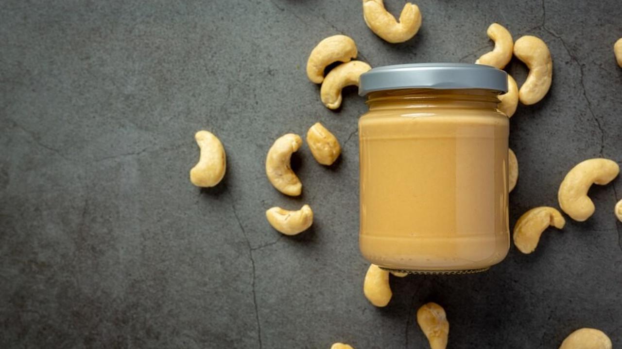 10.&nbsp;Selai Kacang: Lezat dan Penuh Protein