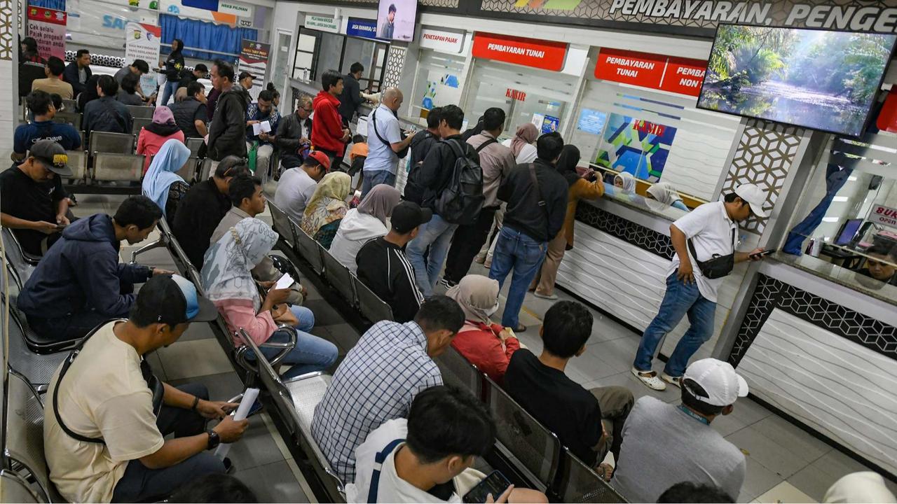 Warga serbu pemutihan pajak kendaraan bermotor