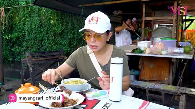 Dikenal Tajir Melintir, Ini 6 Momen Mayangsari Makan di Warung Kaki Lima