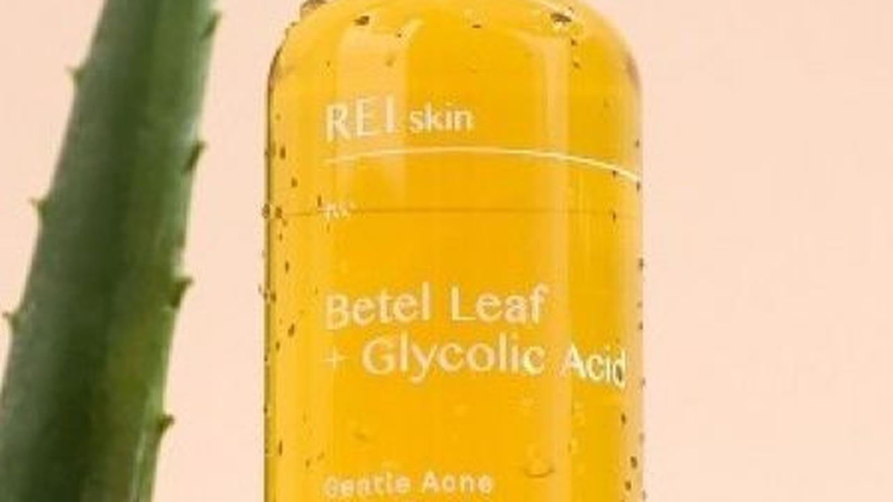 9. Skin Betel Leaf + Glycolic Acid Gentle Acne Body Wash<br>