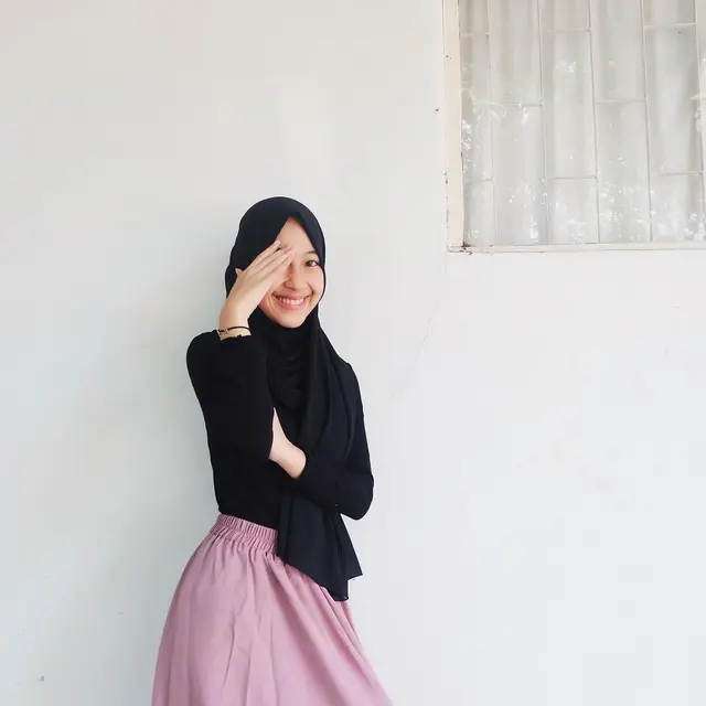 Menginjak Usia 20 Tahun, Ini 6 Potret Transformasi Adiba Putri Mendiang Uje