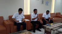 Kepala DAOP 1 Jakarta John Roberto saat jumpa pers di Stasiun Gambir, Jakarta Pusat, hari ini. (Liputan6.com/Putu Merta SP)