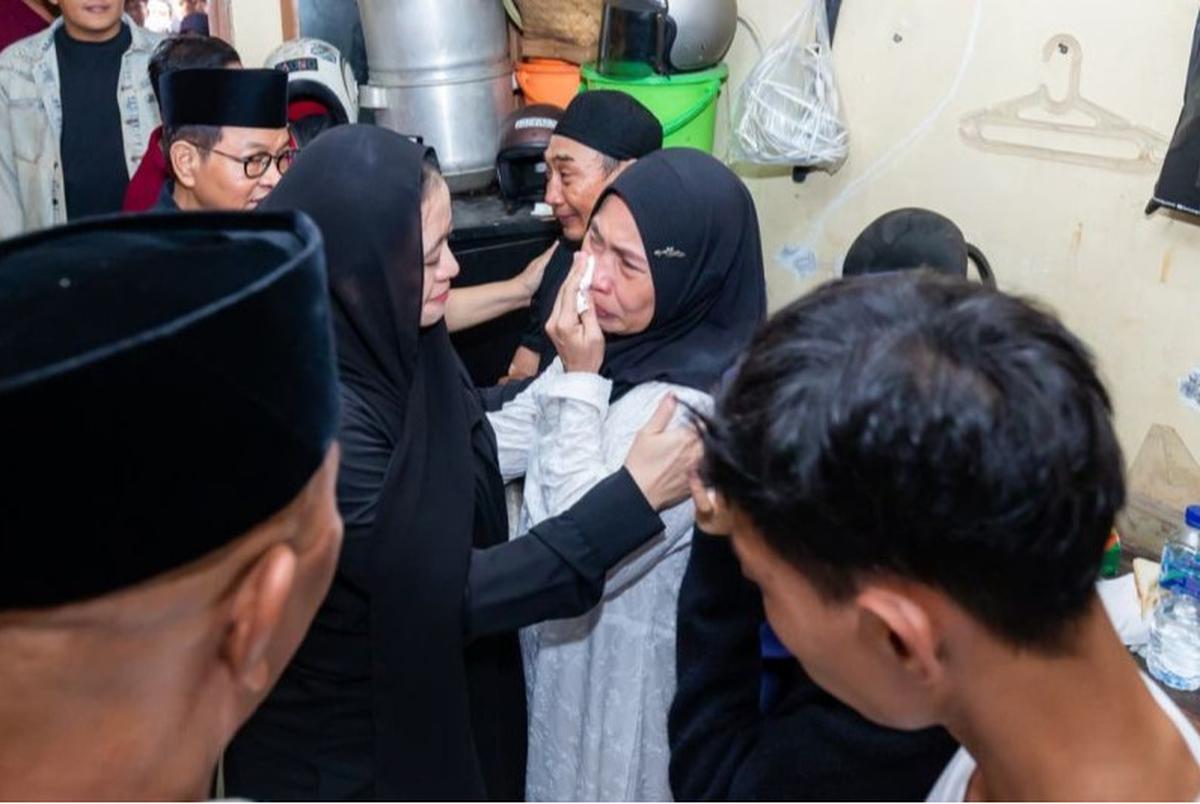 Ketua DPR RI Puan Maharani melakukan takziah ke rumah keluarga almarhum Affan Kurniawan