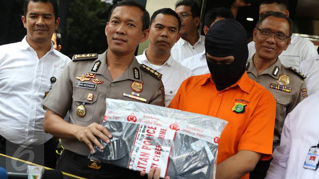 20161005-Tersangka Videotron Porno Dirilis Polda Metro Jaya-Jakarta
