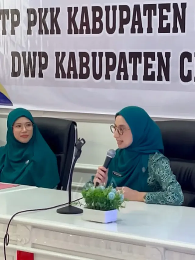 6 Potret Avi Basalamah Istri Ramzi Jadi Ibu PKK, Jabat Ketua Bidang 1 TP PKK Kabupaten Cianjur
