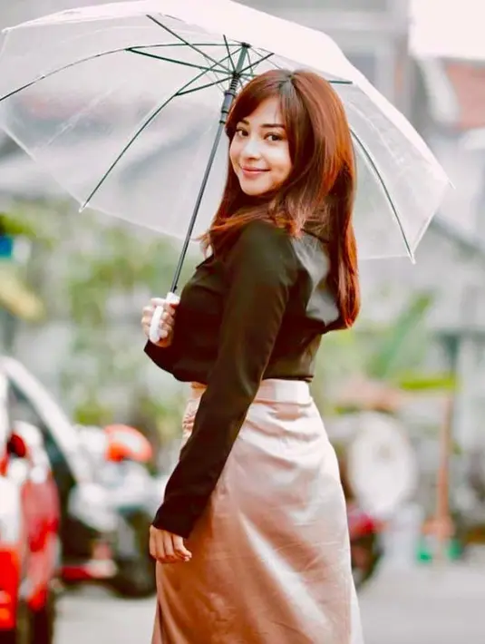 Lantaran sering dipercaya menjadi pemeran utama dalam beberapa sinetron populer, Nikita Willy sempat dijuluki sebagai Ratu Sinetron. (Foto: instagram.com/yorafebrin)