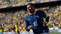 Penyerang Prancis #10, Kylian Mbappe, bereaksi setelah upayanya mencetak gol yang dianulir karena offside, selama pertandingan persahabatan antara Kolombia dan Prancis di Stadion Northwest di Landover, Maryland, pada 29 Maret 2026. (FRANCK FIFE/AFP)