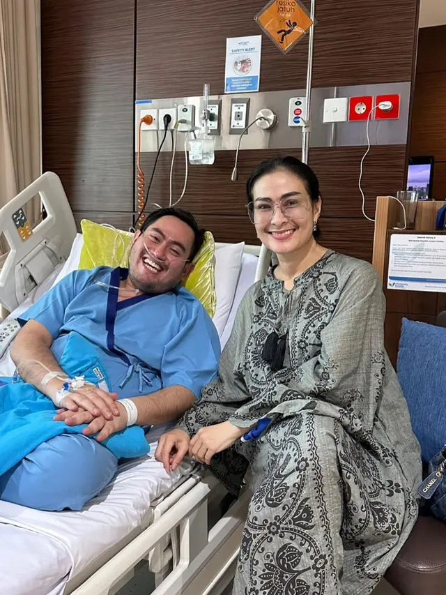 Nassar dan Iis Dahlia. (Foto: Dok. Instagram @kingnassar88)