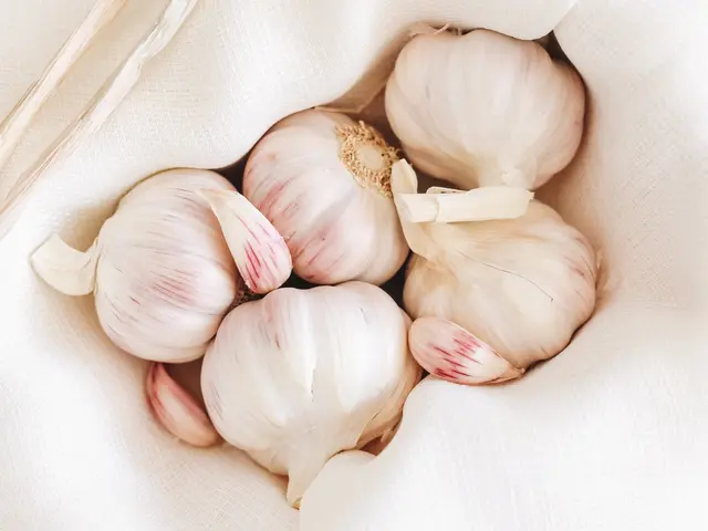 Cek Manfaat Bawang Putih Untuk Jerawat Dan Komedo 