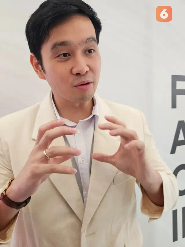 dr. FX Clinton, Sp.DVE menyebut bahwa mikroplastik dan polusi bisa picu jerawat serta eksim tapi bisa dicegah dengan pola makan sehat. (Foto: Aditya Eka Prawira/Liputan6.com)