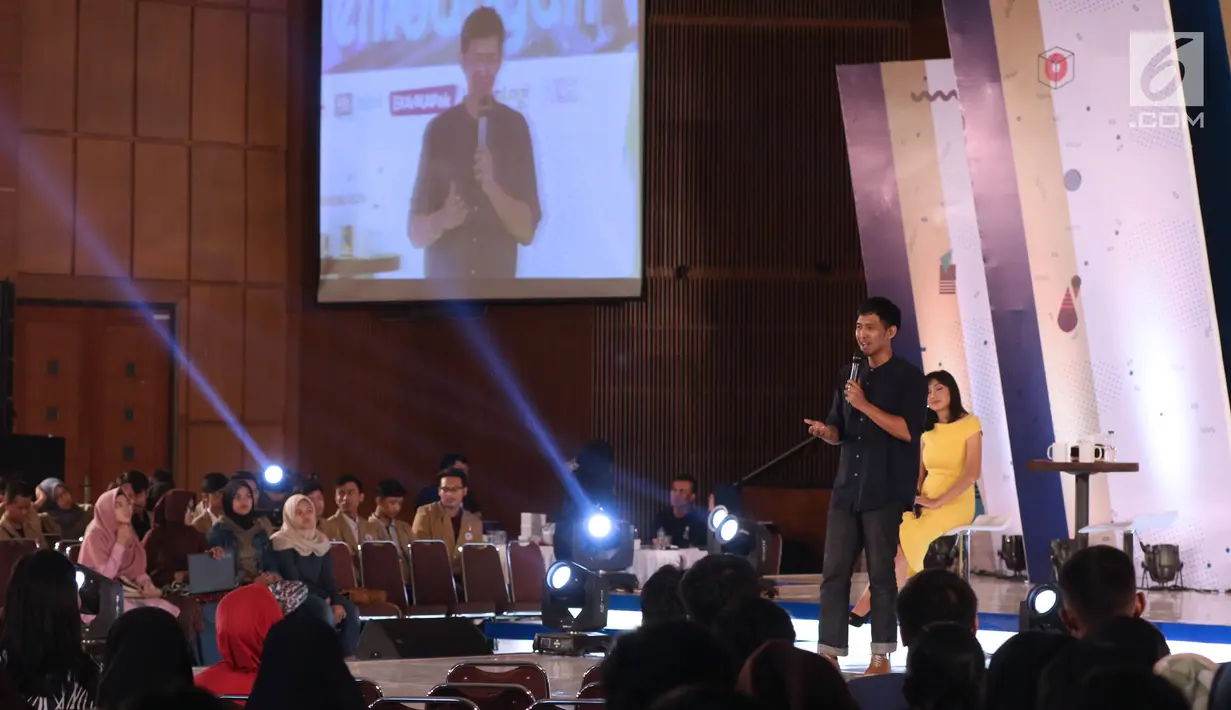 CEO Brodo, Yukka Harlanda memberikan materi tentang entrepreneurship selama acara EGTC 2018 di Graha Sanusi Hardjadinata, Universitas Padjajdaran, Bandung, Rabu (5/12). Yukka Harlanda berbagi inspirasi membuka bisnis. (Liputan6.com/Helmi Fithriansyah)