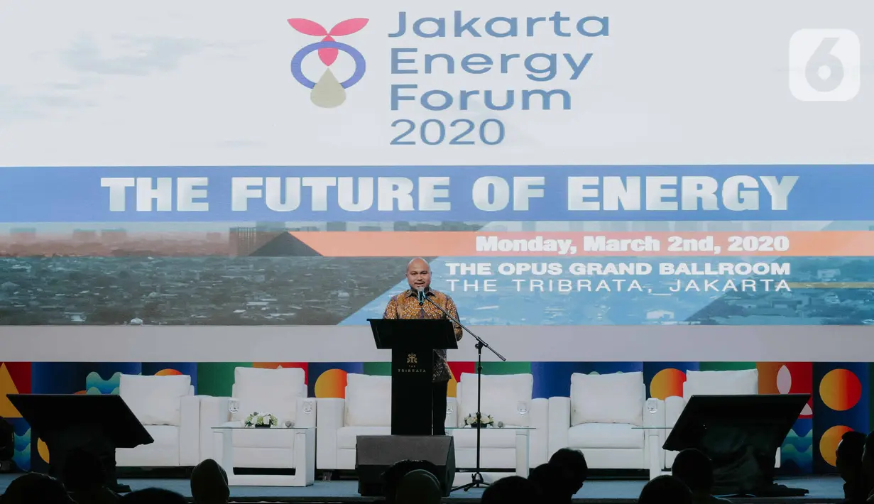 Ketua Umum HIPMI Jaya Afifuddin Suhaeli Kalla memberikan sambutan dalam pembukaan Jakarta Energy Forum 2020 di Jakarta, Senin (2/3/2020). Pengembangan kolaborasi berkelanjutan tersebut dalam rangka meningkatkan sinergi dengan para stakeholders di sektor energi Indonesia. (Liputan6.com/Faizal Fanani)