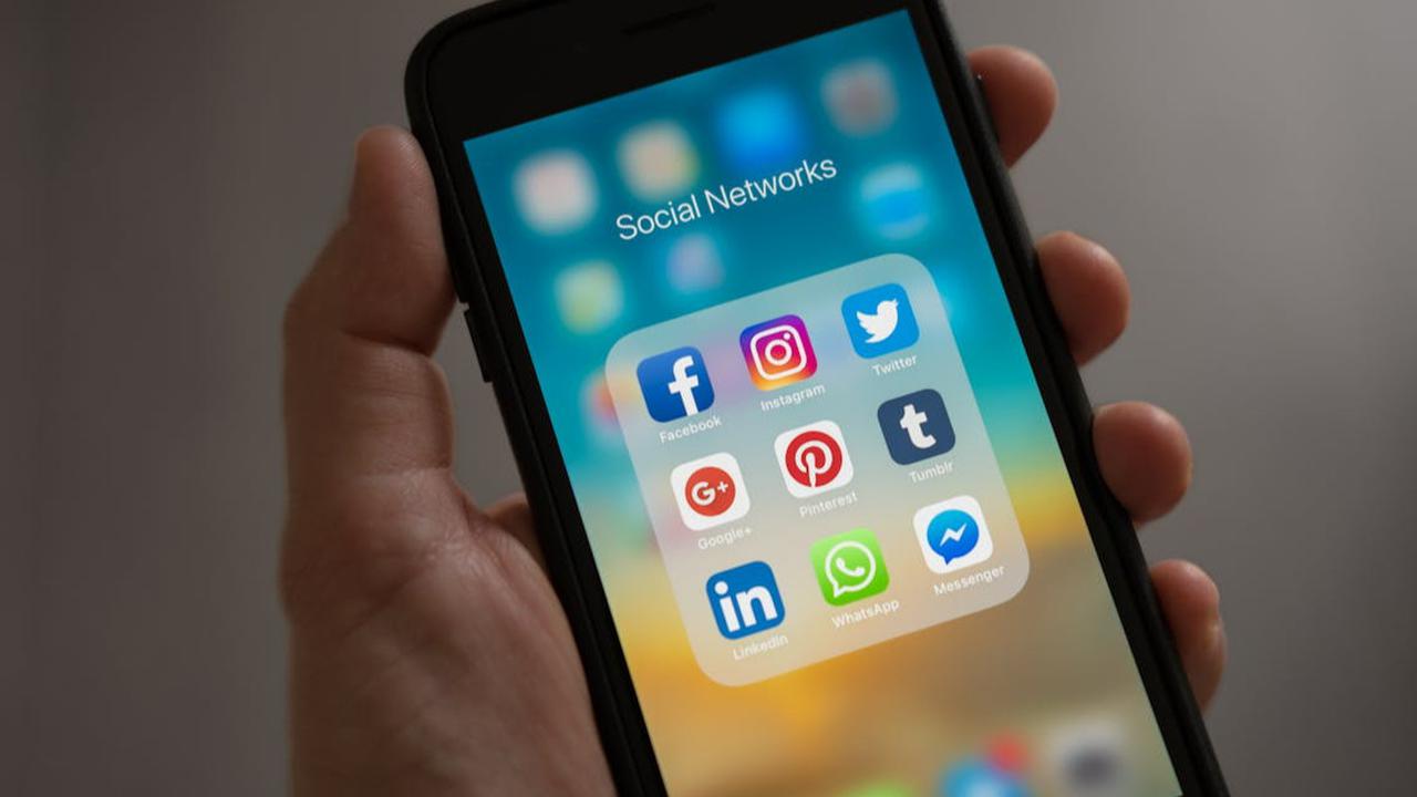 Media Sosial Bukan Buku Harian: Saatnya Menjaga Ruang Privat Anda