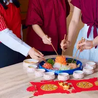 Menikmati Yu Sheng di momen spesial (Foto: TA'AKTANA)