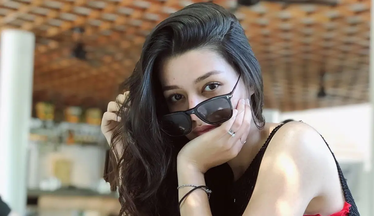 Bukan hanya untuk dikonsumsi sendiri, namun Susan juga membagikan jamu hasil racikannya untuk orang-orang terdekat, seperti keluarga dan teman-teman. (Instagram/susansameeh)