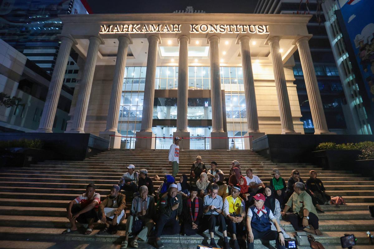MK Putuskan Gugatan Ijazah Gibran Tak Dapat Diterima