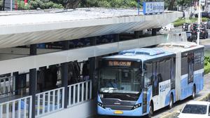Ada Demo 27 Agustus, 11 Layanan Transjakarta Menuju Kawasan DPR Dialihkan