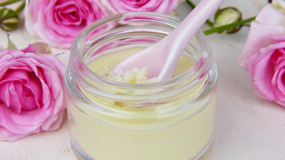 How To 6 Cara Pakai Body Butter yang Tepat agar Kulit Halus dan Lembap