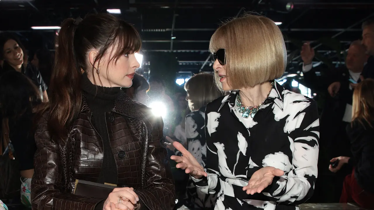 Pose Anne Hathaway dan Anna Wintour di NYWF 2023 Ibarat Adegan Film The Devil Wears Prada