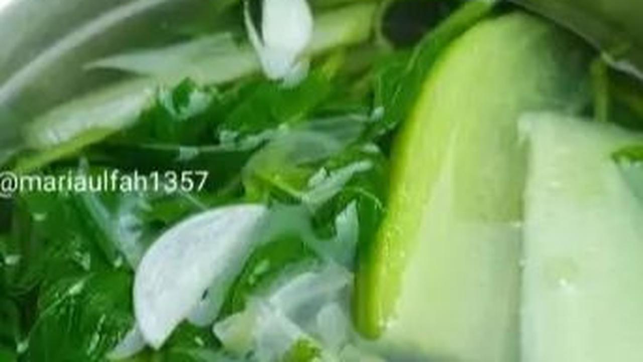 8 Resep Sayur Bayam Bening Simpel & Mudah Dibuat, Bikin Nafsu Makan Bertambah