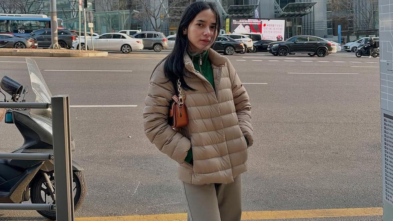 Dikenal sebagai Tiktoker yang Selalu Tampil Cantik dengan Outfit dan Makeup Simple, Intip Potret Dilan Janiyar saat Selfie