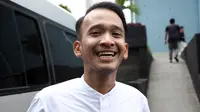 Saat ditemui di kawasan Tendean Jakarta Selatan pada Rabu (27/12/2017), Ruben mengaku memanfaatkan momen natal tahun ini mengunjungi penyanyi dangdut yang terjerat kasus asusila. (Nurwahyunan/Bintang.com)