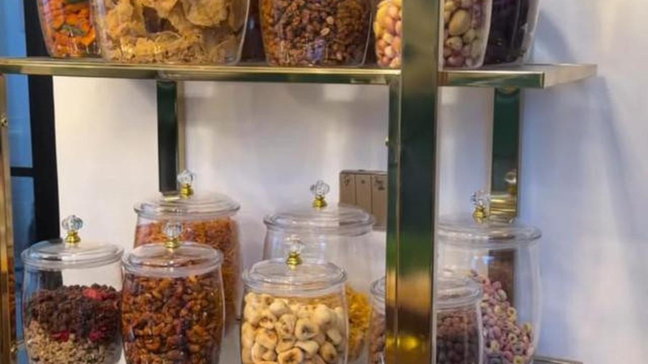 Intip Potret Ruang Makan di Rumah Tasyi Athasyia Selama Ramadan, Inspirasi Desain ala Timur Tengah
