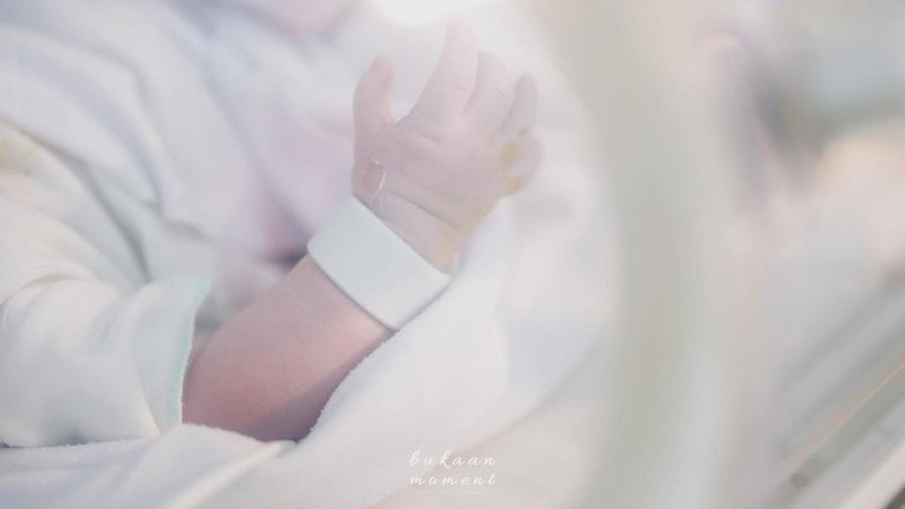 Sang Anak Diberi Panggilan Nama Vivi
