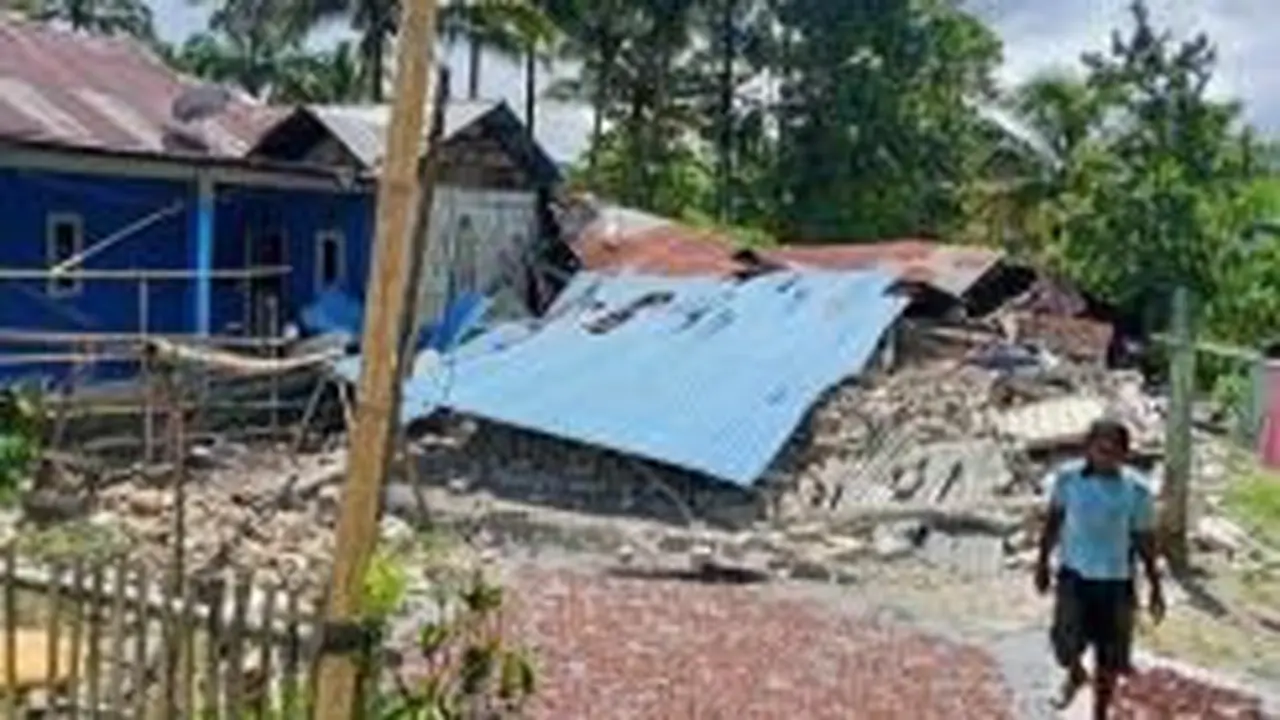 Kerusakan rumah warga akibat gempa yang mengguncang Kabupaten Sigi, Sulawesi Tengah.