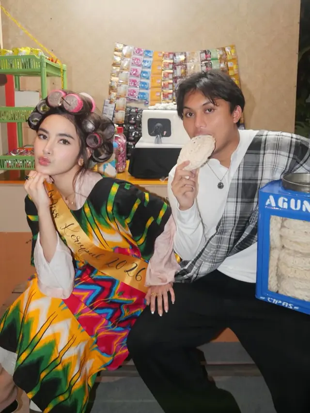 Mahalini saat Ulang Tahun ke-26 tampil sebagai penjaga warung. [@mahaliniraharja]