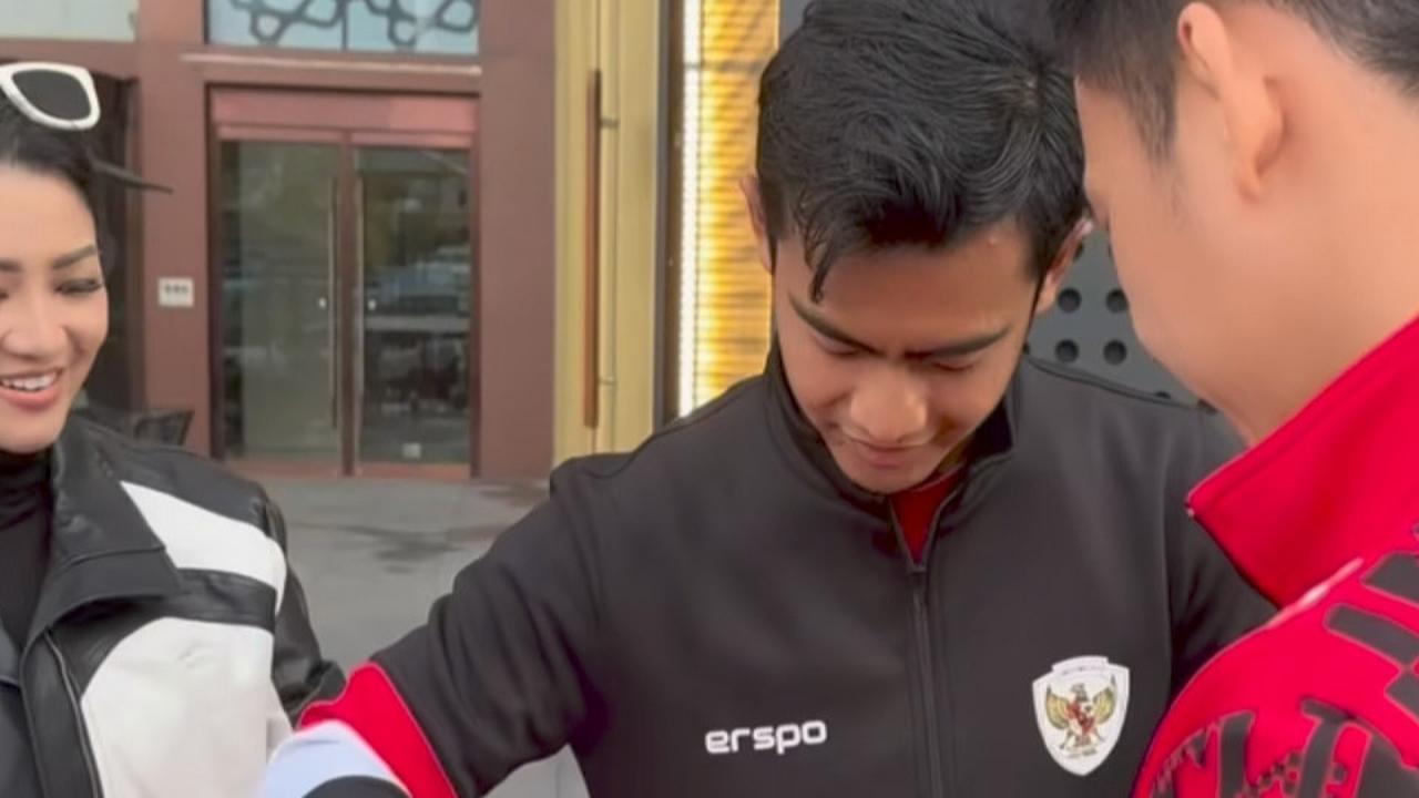 Fitri Carlina Nyanyi Pemain Timnas Pratama Arhan Tersipu, Lirik Dahsyat 'Lemparan Bikin Lawan Deg-degan