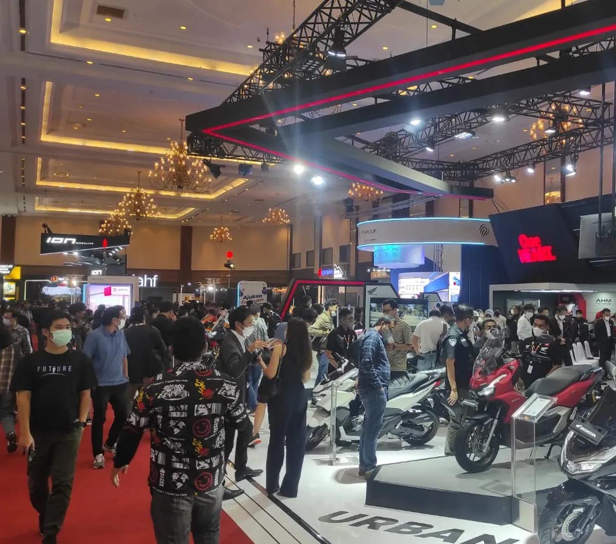 IMOS+ menawarkan area test drive lebih luas yang berada di belakang Hall 10. Karena di ICE-BSD City, pameran ini juga menawarkan aktivitas luar ruang.&nbsp;