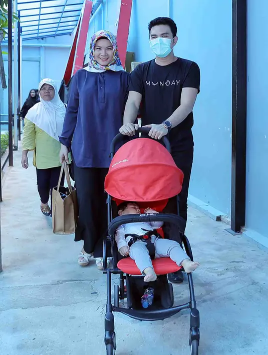 Tiga minggu sekali, Aldi harus menjalani kemoterapi di Rumah Sakit Islam, Cempaka Putih, Jakarta Pusat. Pertama kali yang dirasakan setelah itu adalah mual dan lemas. (Deki Prayoga/Bintang.com)