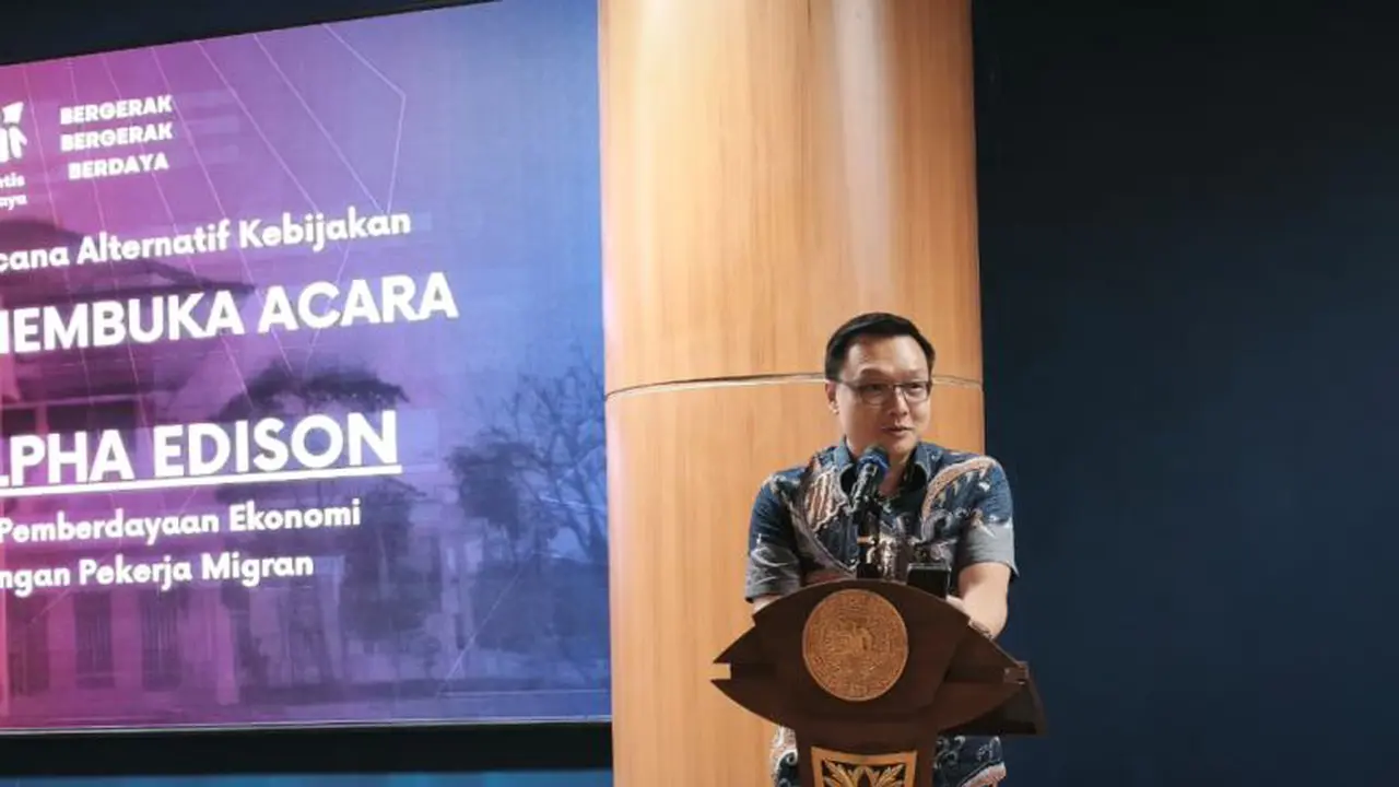 Deputi Bidang Koordinasi Pemberdayaan Ekonomi Masyarakat dan Pelindungan Pekerja Migran Kemenko PM, Leontinus Alpha Edison. (Antara)