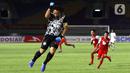 Selebrasi Andritany dan sejumlah pemain Persija Jakarta usai memenangkan adu penalti dalam pertandingan semifinal leg kedua Piala Menpora 2021 melawan PSM Makassar di Stadion Manahan, Solo, Minggu (18/4/2021). (Bola.com/Ikhwan Yanuar)
