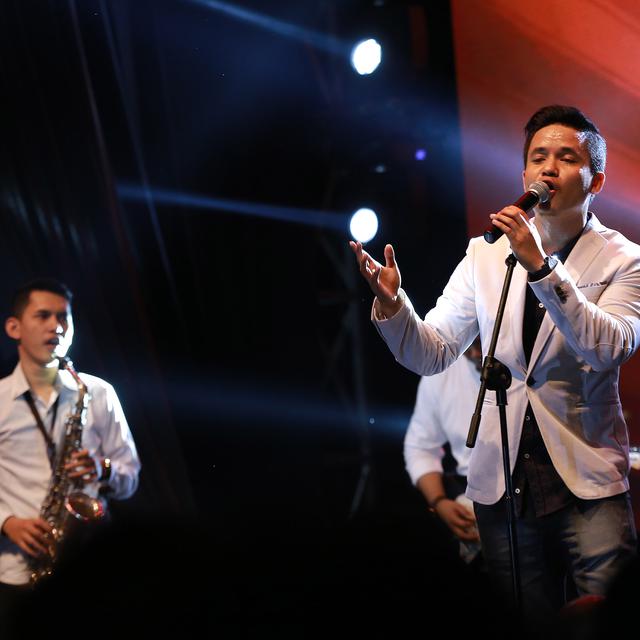 Barsena Bestandhi Kawini Nicky Astria Di Born To Be Singer News Entertainment Fimela Com
