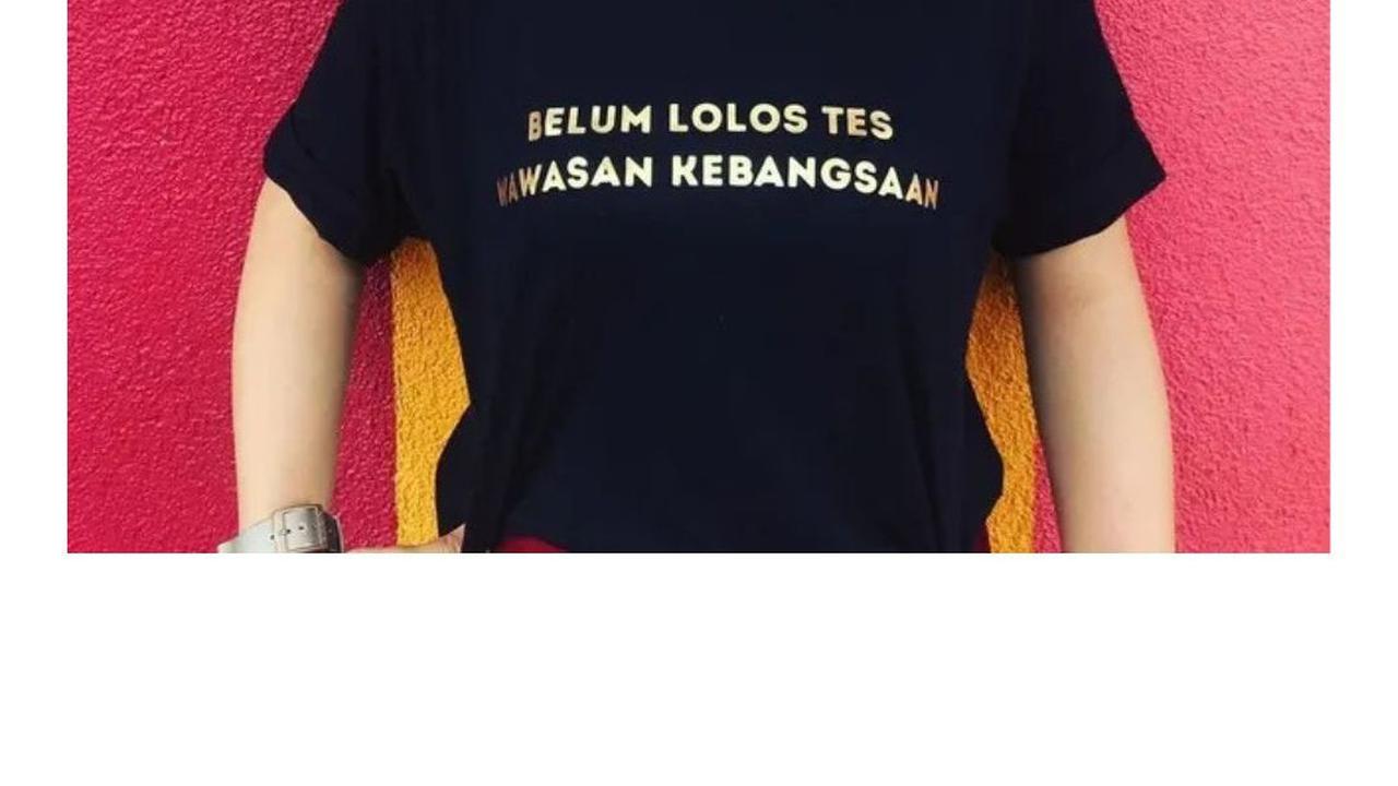 Nisrina Nadhifah yang kini telah dewasa selalu mengunggah potret-potret dirinya yang mendukung perempuan dan isu-isu HAM di Indonesia.