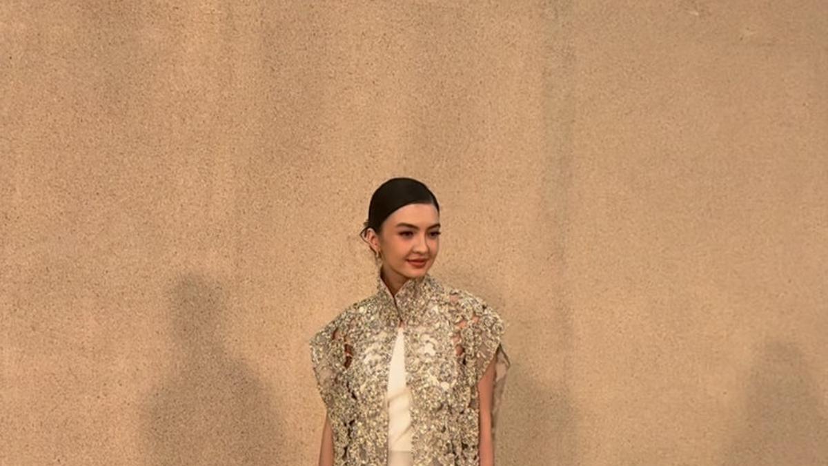 6 Penampilan Para Seleb di Gelaran Show Sapto Djojokartiko Spring