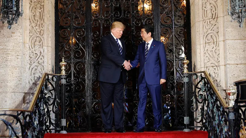 Trump Jamu Perdana Menteri Jepang Abe