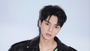 Setelah Wamil, Song Kang Comeback sebagai Duta Mewah Loewe.