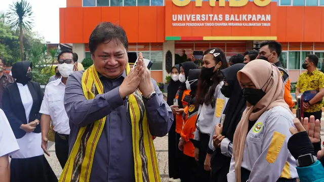 Menteri Koordinator Bidang Perekonomian Airlangga Hartarto memberikan Kuliah Umum di Universitas Balikpapan, Sabtu (18/6/2022). (Sumber ekon.go.id)