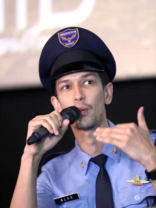 Disamping itu, Dimas Back juga karena tertarik dengan ceritanya. Merasa bukan pribadi yang lucu, ia sempat menghindar saat pertama mendapat tawaran. (Nurwahyunan/Bintang.com)