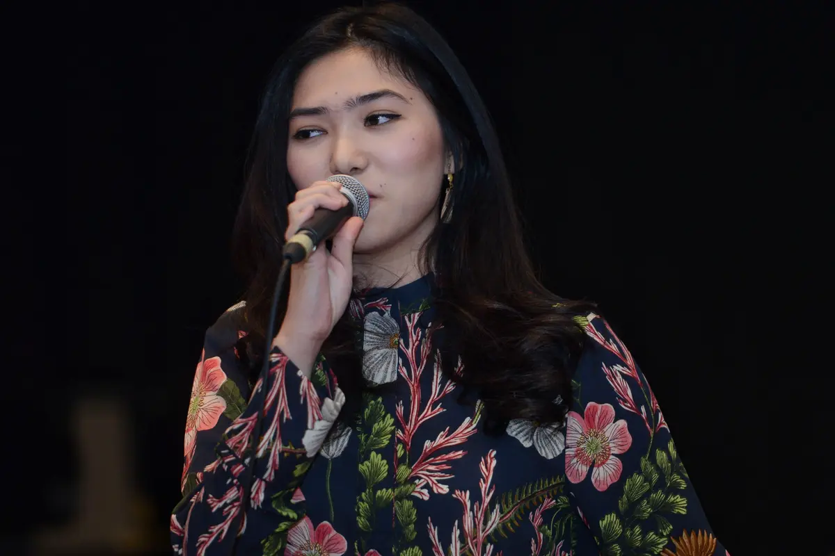 [Bintang] Isyana Sarasvati Lebih Suka Curhat Lewat Musik