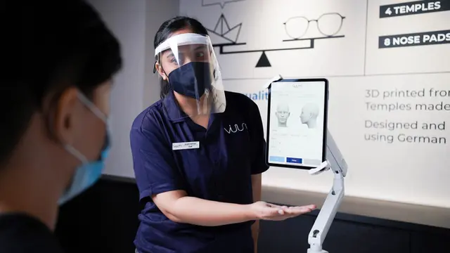 Kacamata dengan Teknologi Teranyar, Scan Wajah 3D Hingga Perakitan Kurang dari 1 Jam
