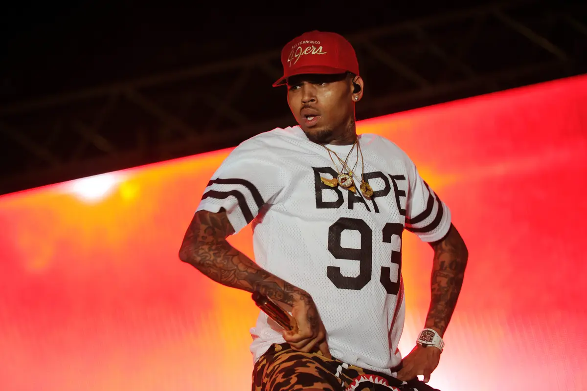 [Bintang] Chris Brown