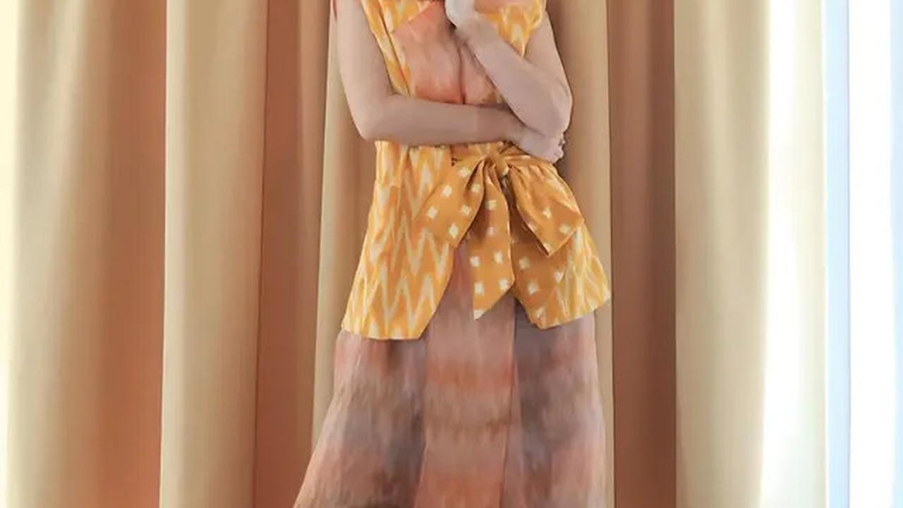 8 Potret Ayu Ting Ting Pakai Batik, Anggun dan Elegan di Berbagai Momen
